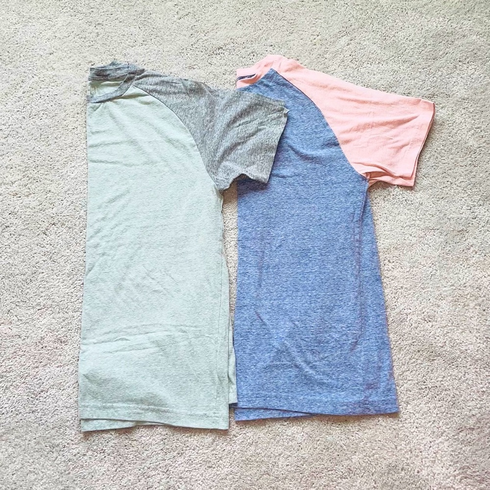2 men’s shirts medium
